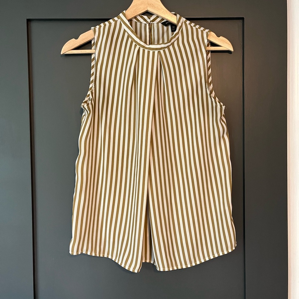 Banana Republic woman’s sleeveless top. Tan/white stripes. XS